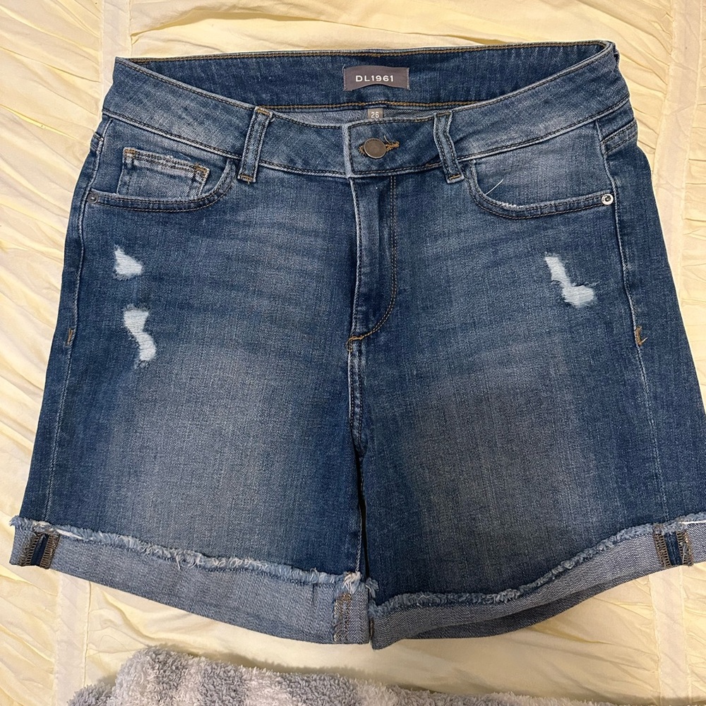 DL1961 Shorts size 26